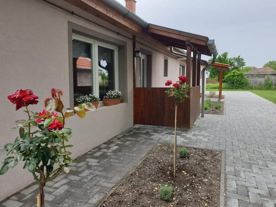 Kajári Apartmanház Balatonfőkajár Esterno foto