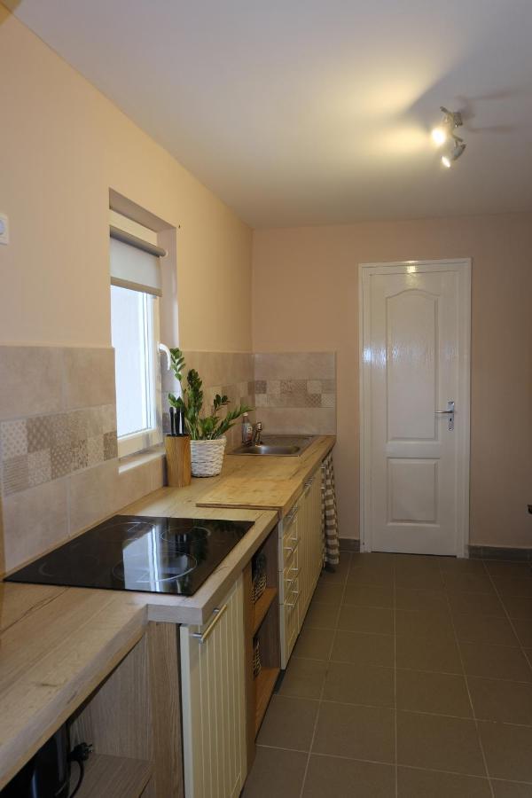 Kajári Apartmanház Balatonfőkajár Esterno foto