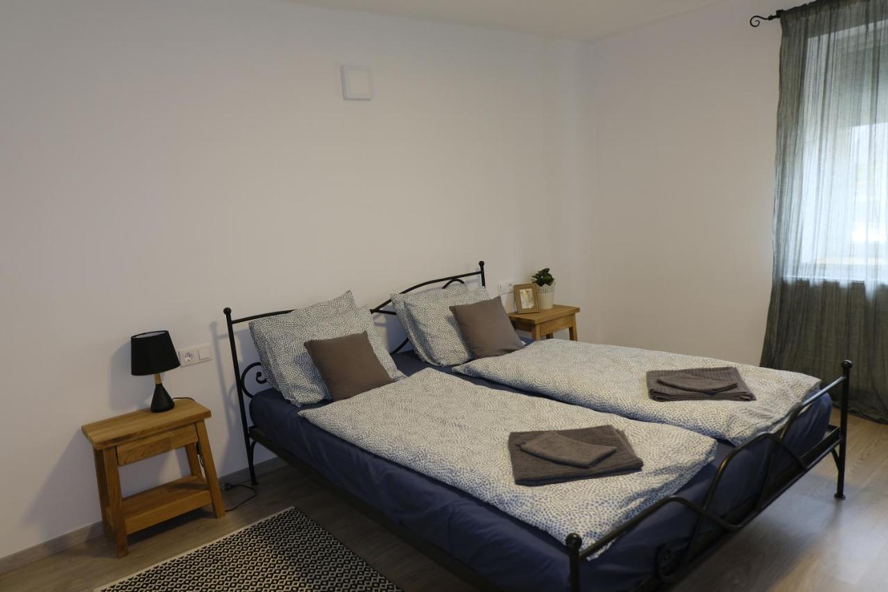 Kajári Apartmanház Balatonfőkajár Esterno foto